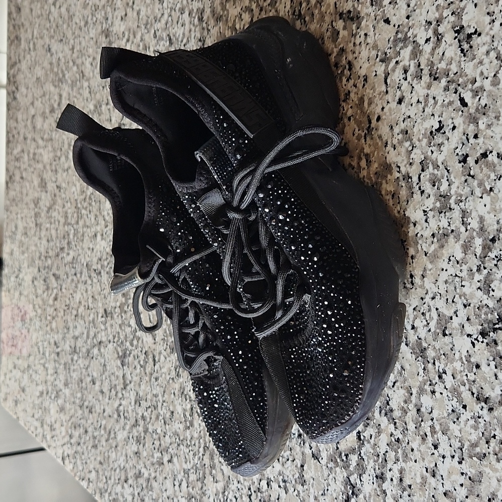 Steve Madden Maxima Black Sneakers 9.5 M